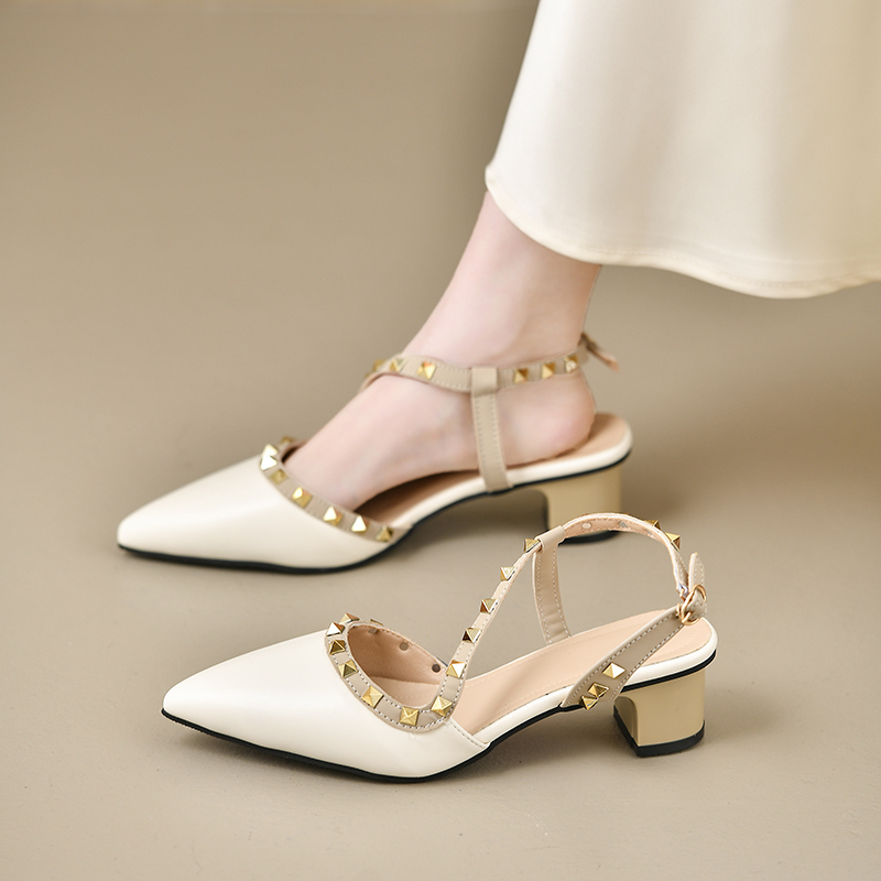 Casual Sandal Leather - 女性用光沢バックルストラップ付きファッショナブルサンダル、欧米風トレンドシューズ、クローズドトゥ、ゴールドスタッズ