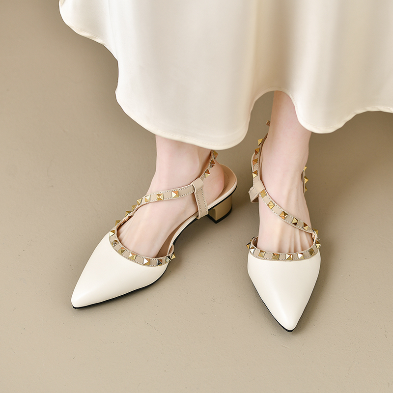 女性用光沢バックルストラップ付きファッショナブルサンダル、欧 - Casual Sandal Leather のレビューと価格